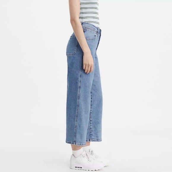 Levi's Wide Leg Crop - Picture 2 of 6